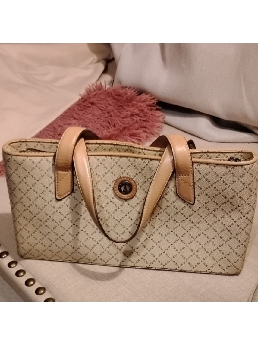 Elegant Beige Tote Bag